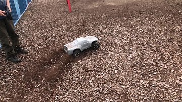 Quick bash with our new Traxxas Slash 4x4 slow motion
