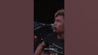 ' Saat terakhir - ST12 ( charly van houten feat angga candra) status WA'