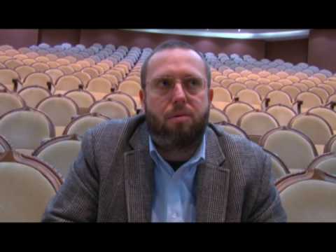 ფოთში თეატრის აფიშები დააზიანეს 30 09 16