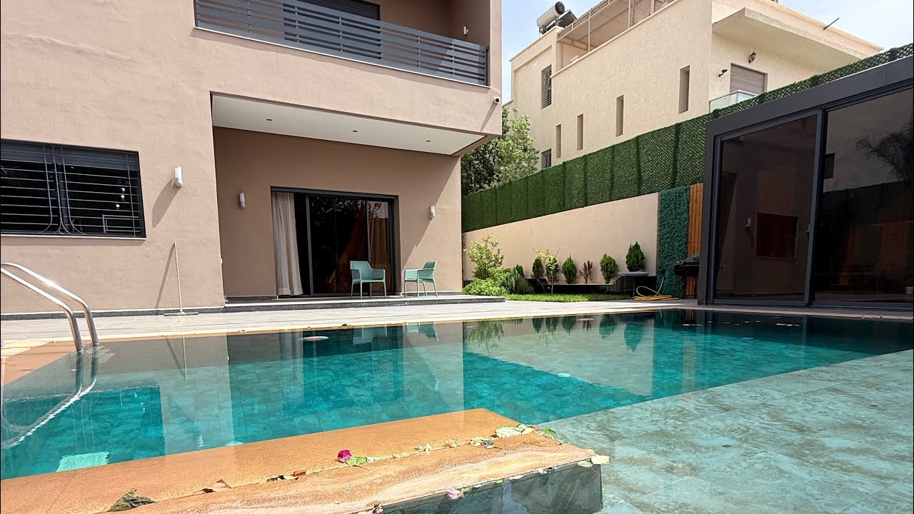 فيلا طووب للبيع بتاركة أبواب مراكش 618 متر 👉 0701137001