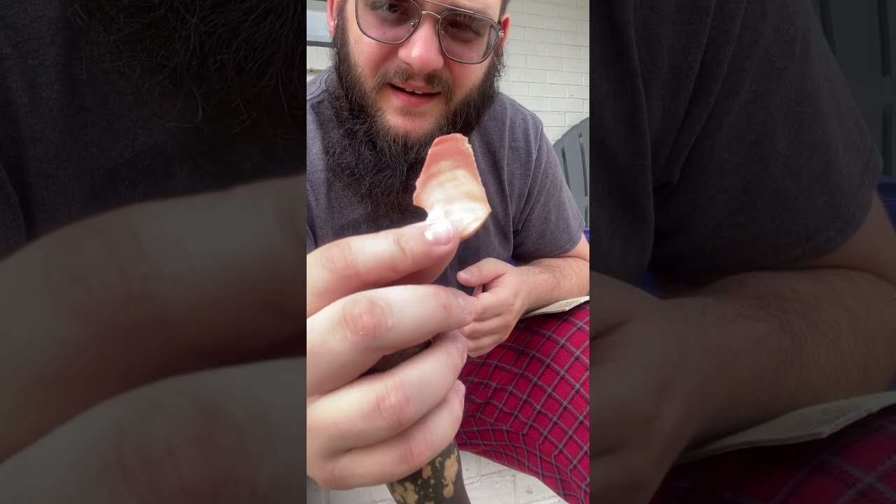 Knapping a pinheaded coral Hillsboro part 1.