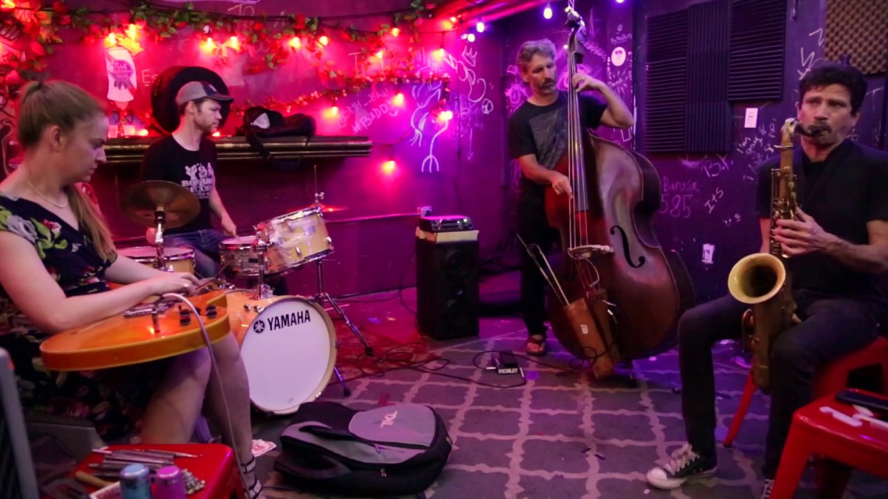 Ver Sandy Ewen, Stephen Gauci, Adam Lane, Kevin Shea - Bushwick Improvised - June 18 2018 en YouTube Ver Sandy Ewen, Stephen Gauci, Adam Lane, Kevin Shea - Bushwick Improvised - June 18 2018 en YouTube