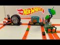 HOT WHEELS CITY PISTAS VUELTAS EXTREMAS ATAQUE DE COCODRILO Y ARAÑA PLAYSET