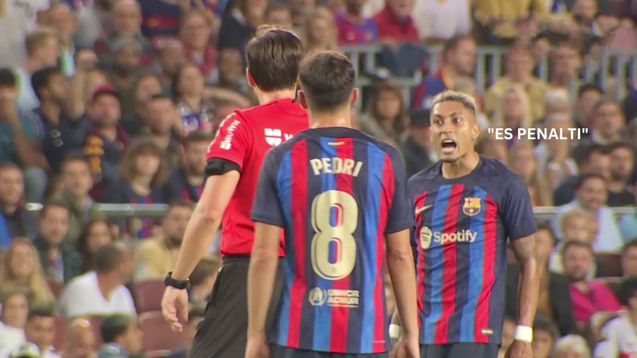 Esto es lo que pasó entre Raphinha y el árbitro