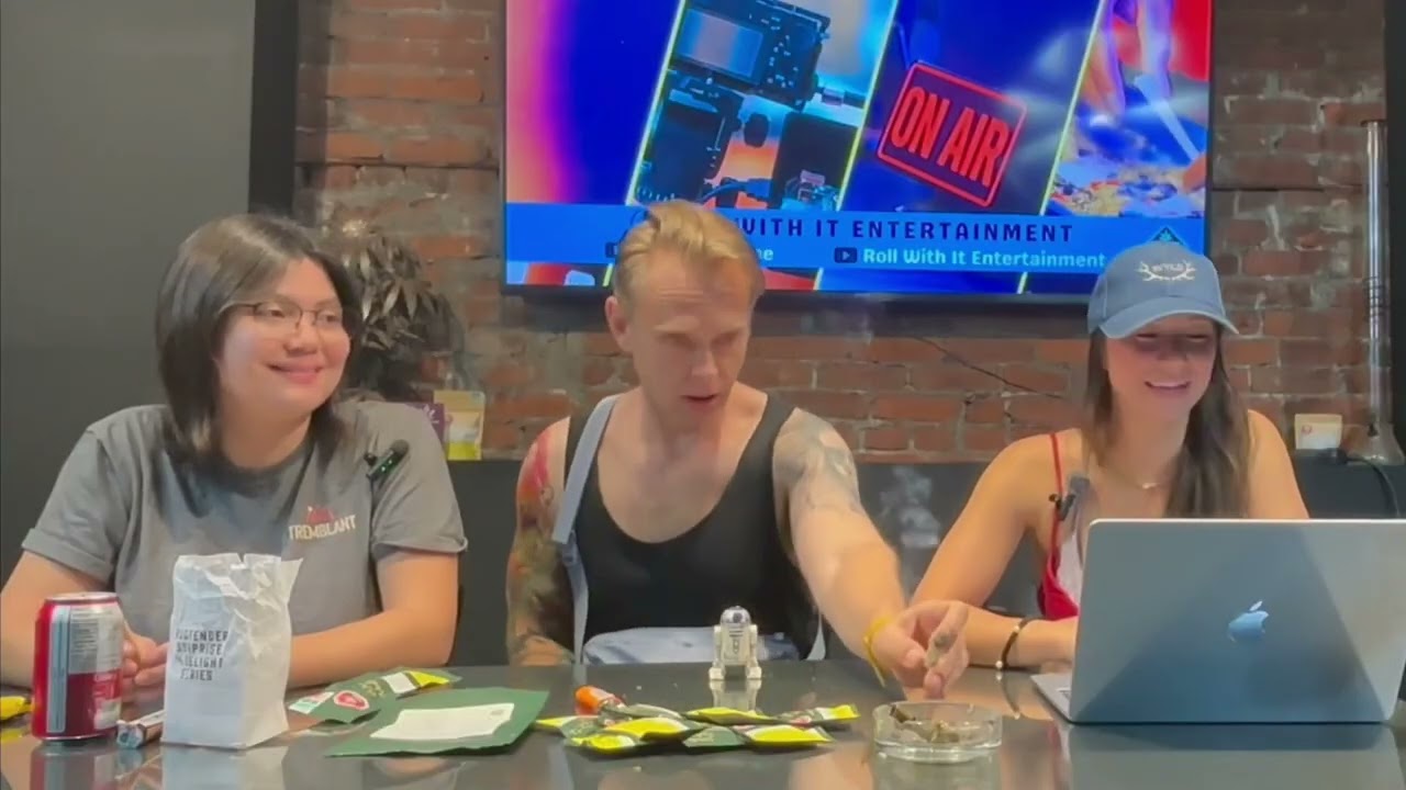 Scroll With It: Reddit Reviews with Cobb Keen