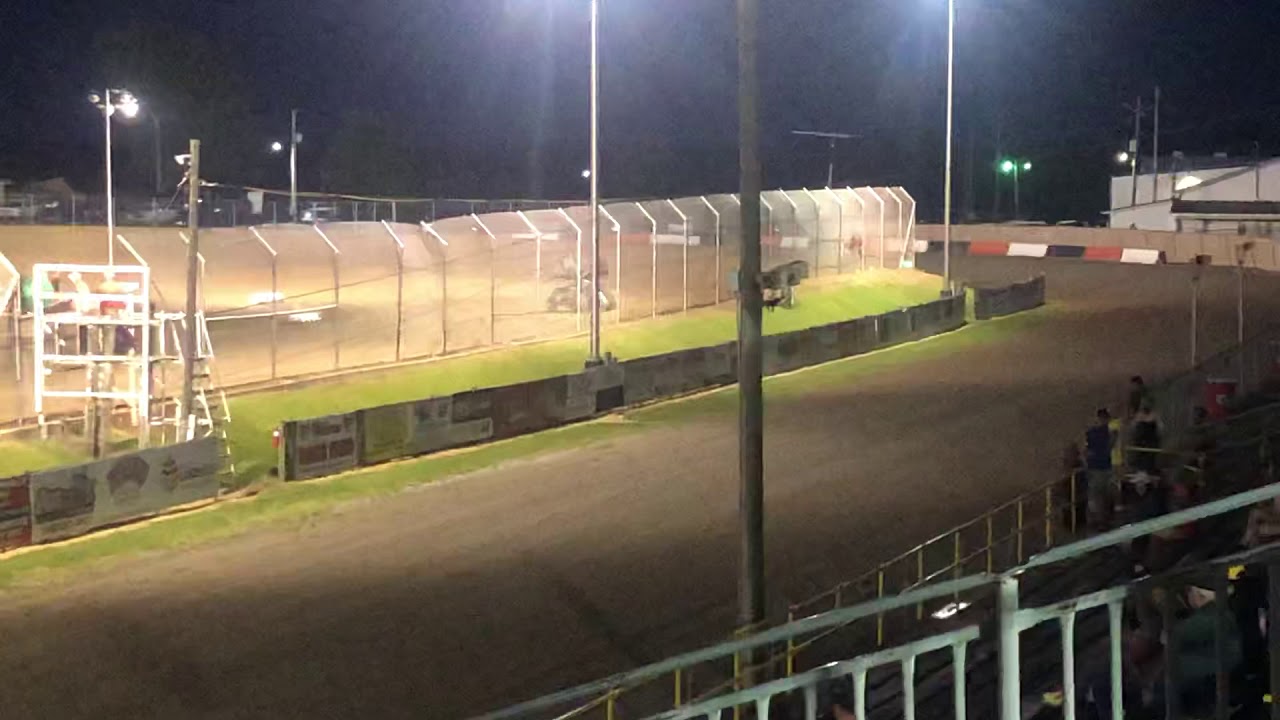 Qualifying at Attica speedway