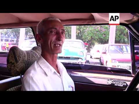 Limosinas de fabricacion sovietica que alguna vez pertenecieron a Fidel Castro son ahora utilizadas