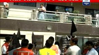 Kingfisher airlines employees protest outside of Kohli's home