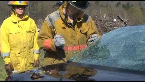 Norwich student first responders learn extrication skills from the pros