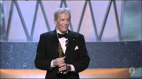 Peter O'Toole receiving an Honorary Oscar
