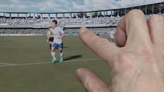 ピッチに立って観戦　あの選手のまなざしは