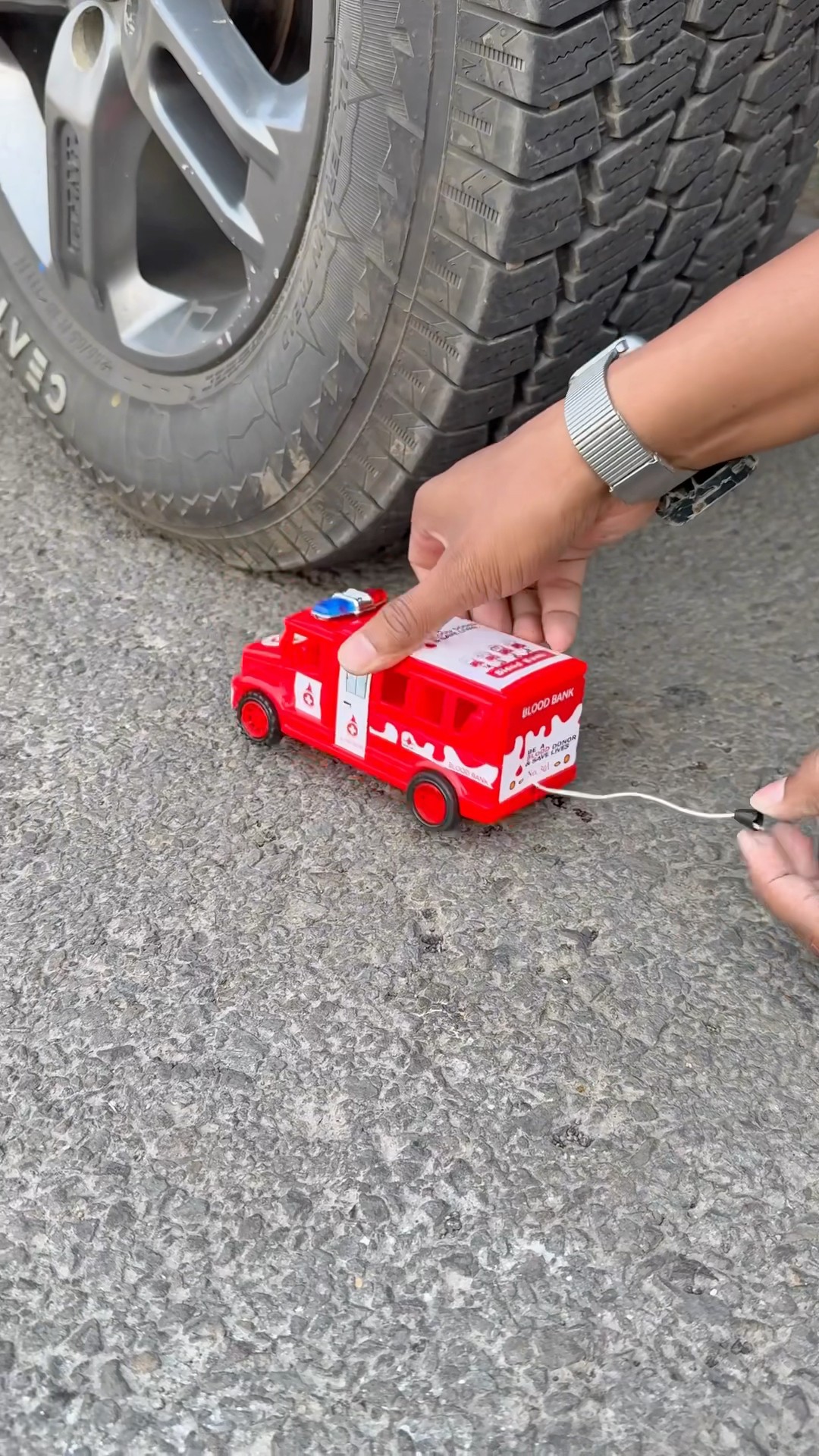Koi bata sakte ho yah Konsa car hai our kaisa hua yah?