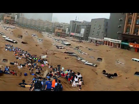 Unstoppable streams sweep everything away! Flood in Asuncion, Paraguay