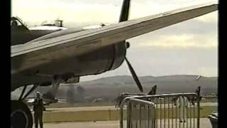 B-17 start-up and flight- Leuchars Airshow