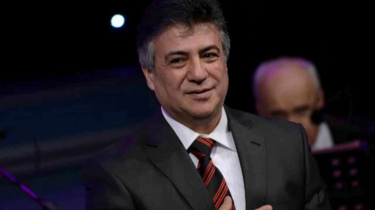 Hasan EYLEN-Gülüyorsun Güzelim Gül Güle Gülmek Yaraşır (HİCAZ)R.G.