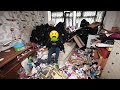 The room of this dad who takes care of his kids is disgusting and dirty at the same timeclean