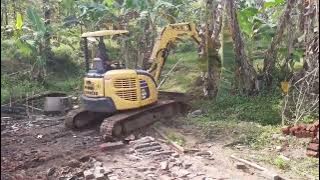 Excavator obrak abrik kebun pisang