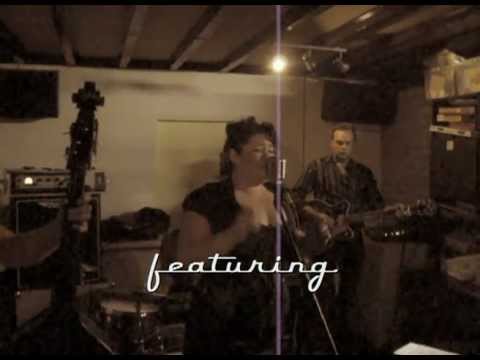 COOL-A-MUNDO featuring Honey Bonny - Neo rockabilly