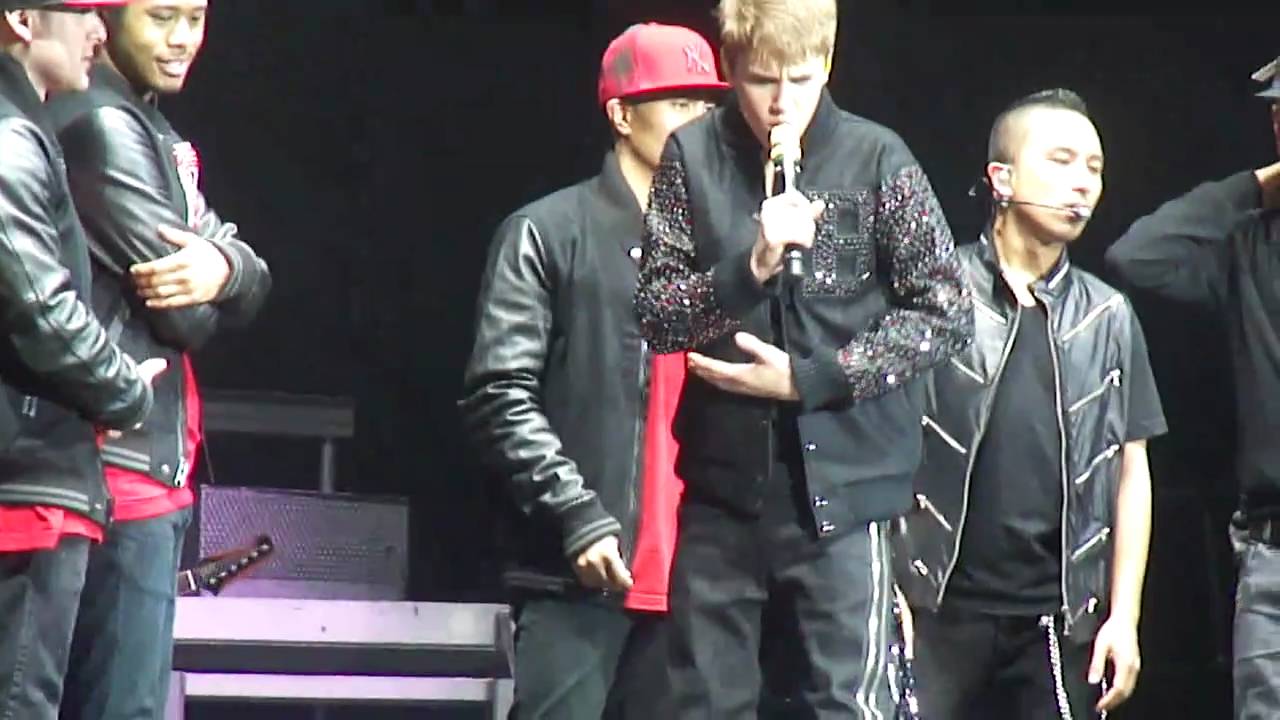 [HD] Justin Bieber - Baby LIVE @ O2, London - March 16 2011