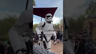 guy puts stormtrooper in check!