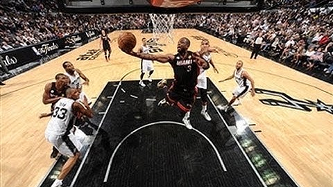 Dwyane Wade Stretches for the Reverse Layup