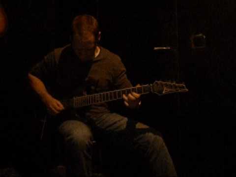 Juan Freyre improvise on guitar in B