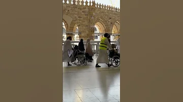 يا رب صل على النبي المجتبى ما غردت في الأيك ساجعة الر بى 