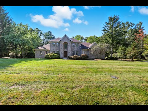 1122 Black Horse Run, Loveland, OH home video tour