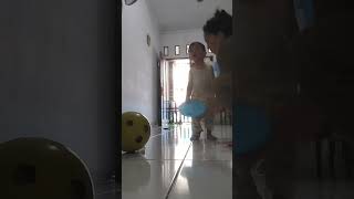 Mandiin Bocil Dibantuin Paksu