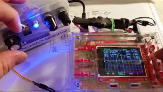 Transistor Flip Flop Oscillator (BC337 NPN)
Simple frequency oscillator using cheap transistors.
Patreon To Support The Content On This Channel:
https://www.patreon.com/_DevelopIT/
GitHub Repository:
https://github.com/BirchJD/
Web Site:
http://www.newsdownload.co.uk/ Transistor Flip Flop Oscillator (BC337 NPN)