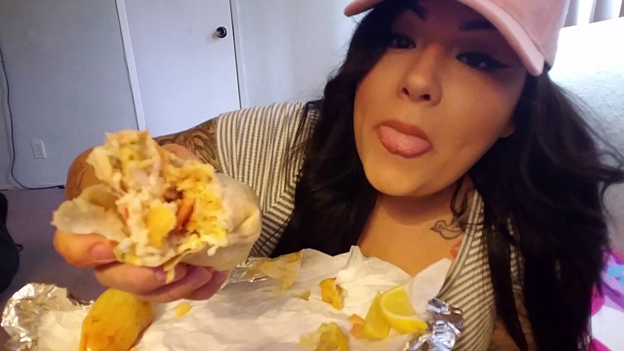 Big juicy burrito/MUKBANG