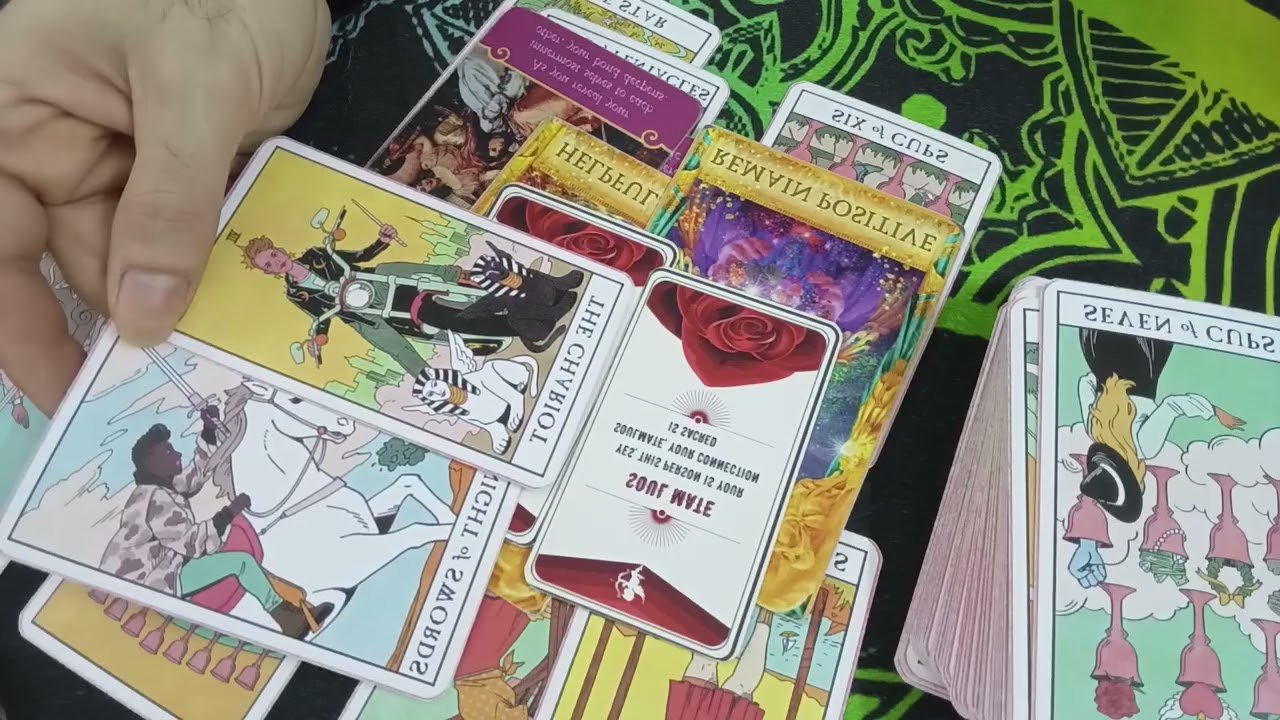 اختر كارت حط شخص في بالك شايفك ازاى نواياه الحقيقيه تجاهك وخطوته المفاجأة تجاهك 