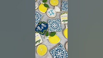 Let’s decorate a cookie! #sugarcookiedecorating #tutorial #decoratingvideo #baking #cake #cookies
