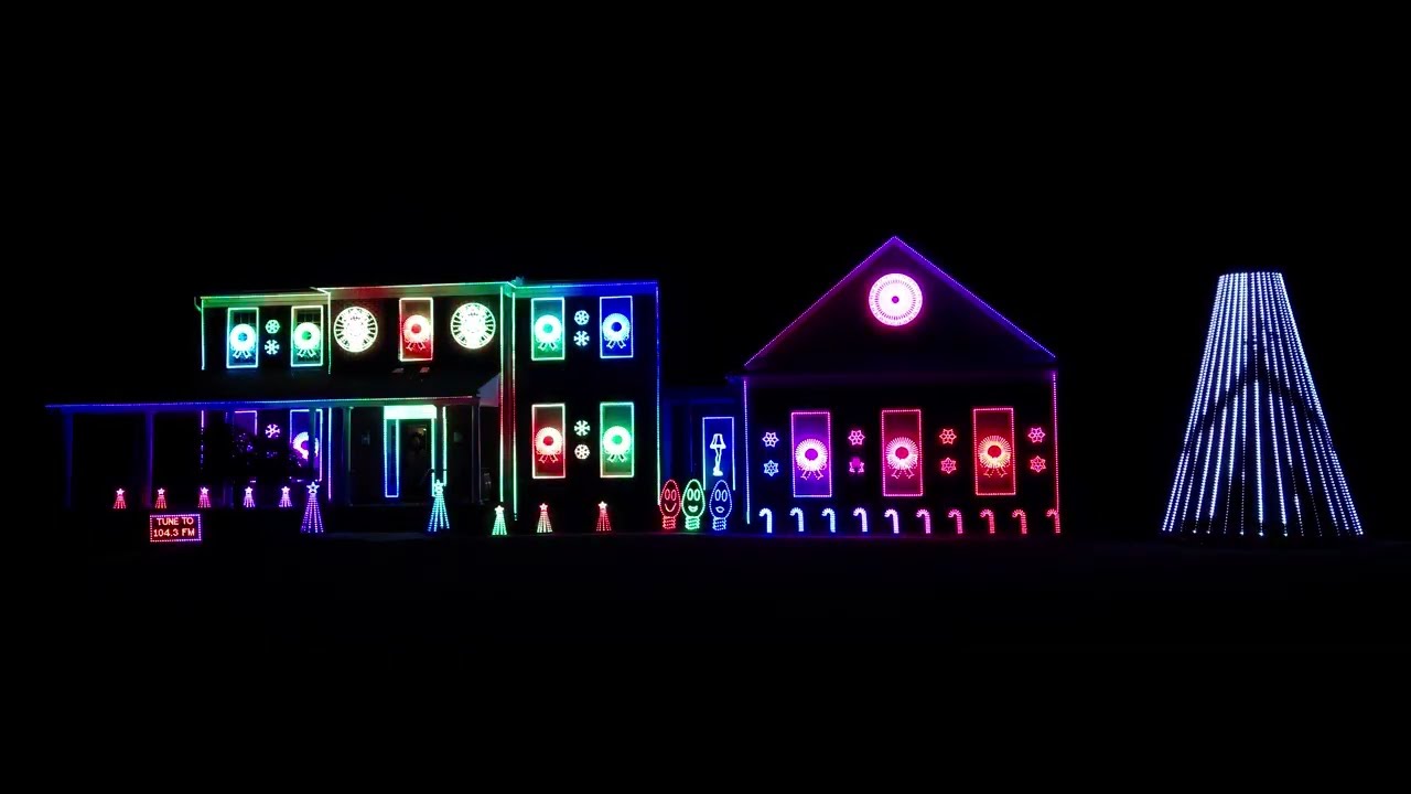 Decorations - Twisted Christmas (Golden Leaf Lights)