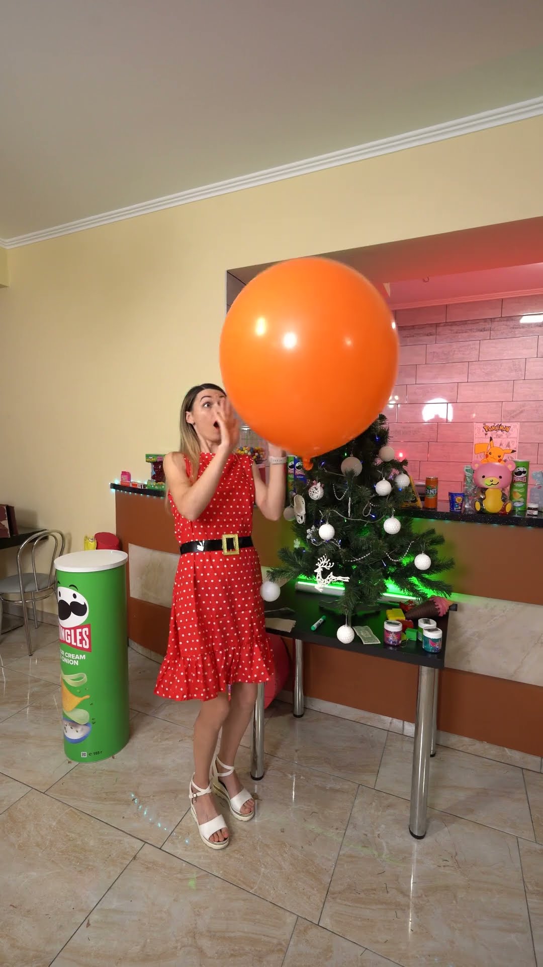 balloon ? travels - best christmas video ??