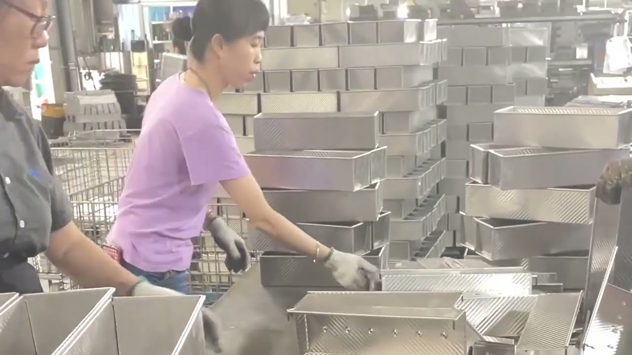 Tsingbuy Bakeware Factory | Custom Commercial Baking Pans for Bakeries & Production Lines