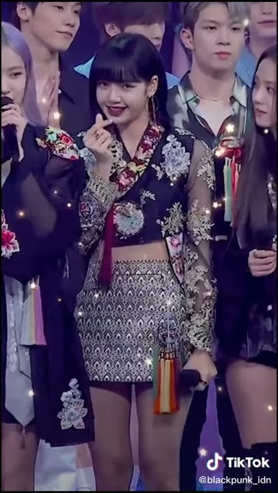 Story wa lisa blackpink buset damagenya😲cantik banget