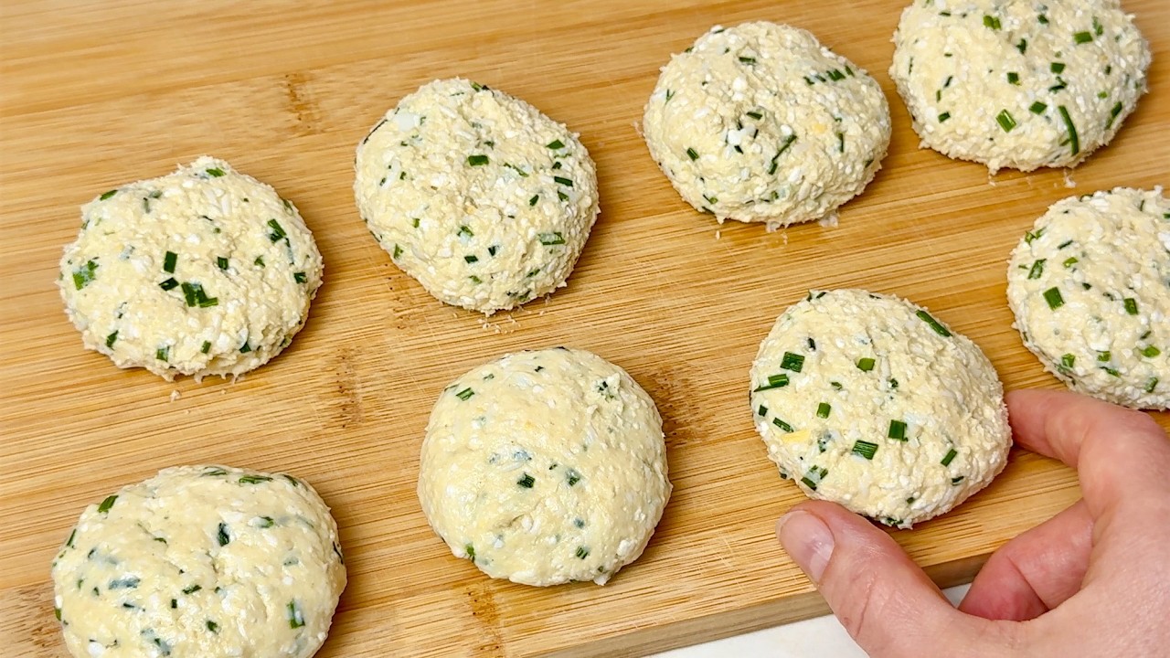 Просто НАТРИТЕ 2 яйца и добавьте в творог! Результат будет потрясающий! Они такие вкусные!