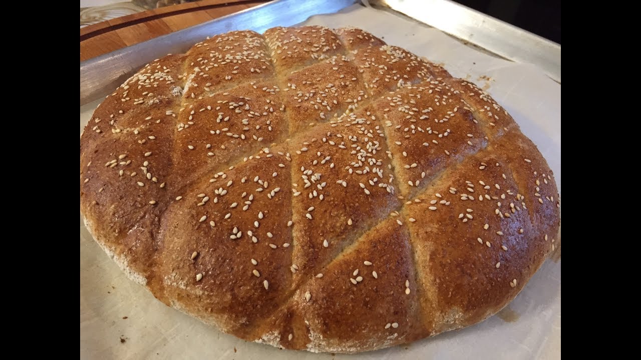 خبز الدار بدقيق القمح الكامل مع طريقة جديدة و سهلة لخبز الخبز و تزيينه لا تفوتكم