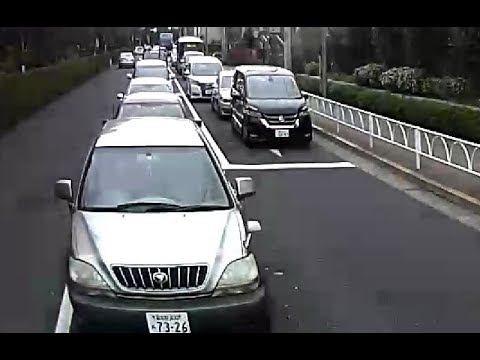 サンドラさん方よ！なぜ停止線が手前の方に引いてあるか分かってますか？