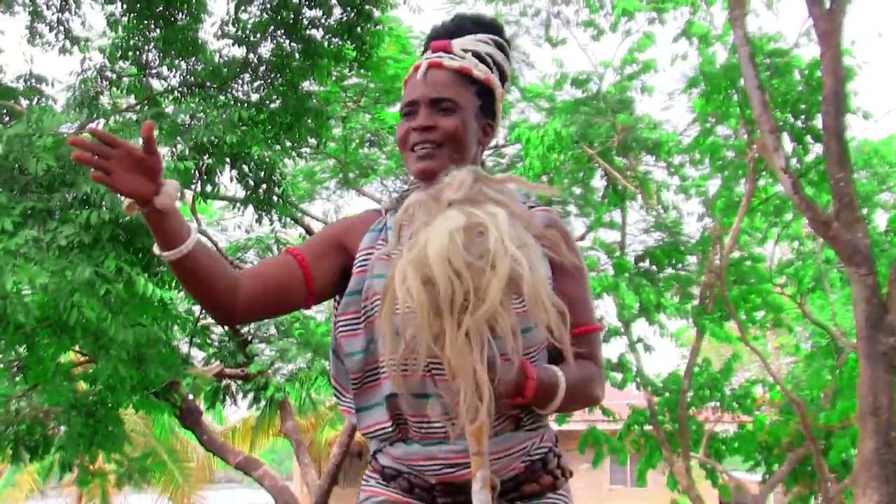 SUSAN VOYEE - DESEMANEE official music video