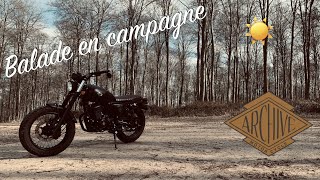 On se promène sur les routes de campagne avec l'Archive Scrambler 125cc (AM64) !