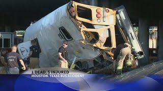 Houston school bus crash kills 2 students, 3 people hurt