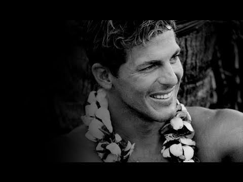 Video: Surfere Holder Memorial Padle-out For Andy Irons - Matador Network