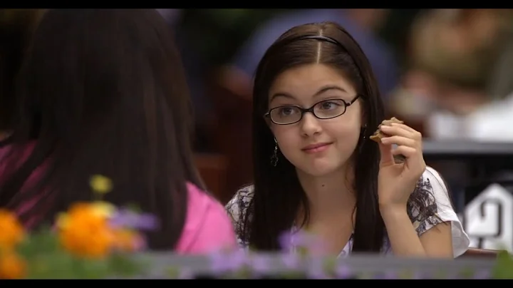 Modern Family 01x03 - Alex asking Gloria inappropriate questions