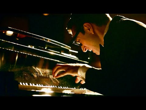 天才バッハ奏者、その手を動かすのは天使か悪魔か／映画『マイ・バッハ 不屈のピアニスト』予告編