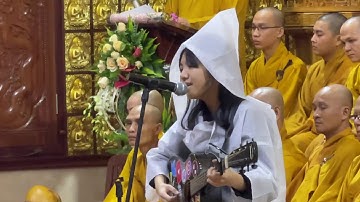 Lễ tang Vân Quang Long: Con gái lớn hát tặng ba lần cuối khiến cả khán phòng oà khóc