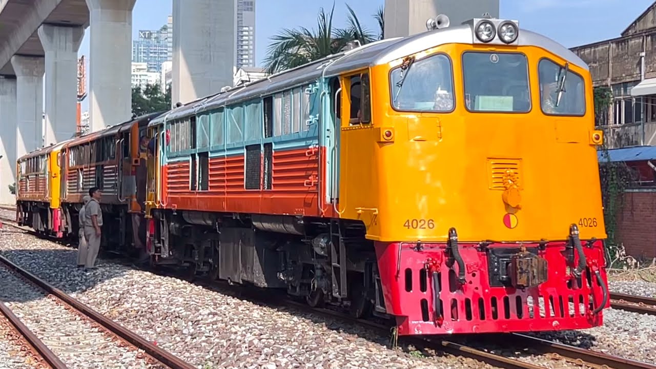 SRT. #ภาพสุดหายาก!? เมื่อปู่ GEK ต่อกัน 3 คัน GEK 4026 นำ GEK 4029 และ 4021 ไปทำสีที่บ้านพลูตาหลวง