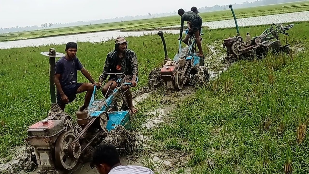 How did the three machines get stuck in the mud?  বৃষ্টির মধ্যে তিনটি মেশিন কিভাবে কাদায় আটকা পড়লো