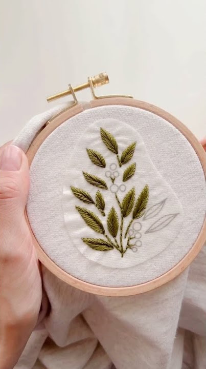 Difference between machine embroidery and hand embroidery